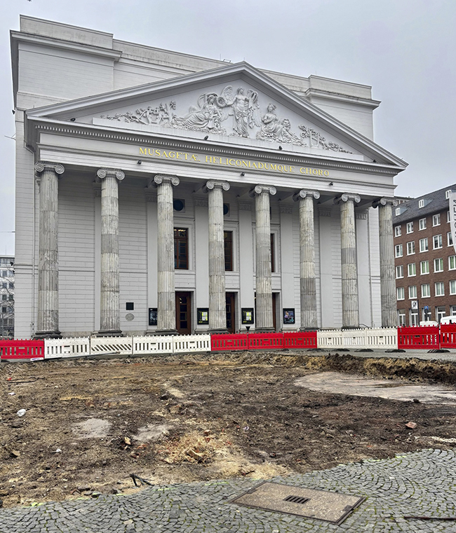 Theaterplatz L&ouml;schwasserbeh&auml;lter